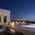 Villa Caelum With Heated Pool, By Hellocrete *