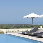 Caelum With Heated Pool, By Hellocrete Villa