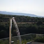 Caelum With Heated Pool, By Hellocrete Rethymno (Crete)