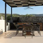 Caelum With Heated Pool, By Hellocrete