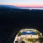 Caelum With Heated Pool, By Hellocrete Villa *