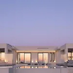 Caelum With Heated Pool, By Hellocrete Villa *