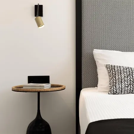 Caelum With Heated Pool, By Hellocrete