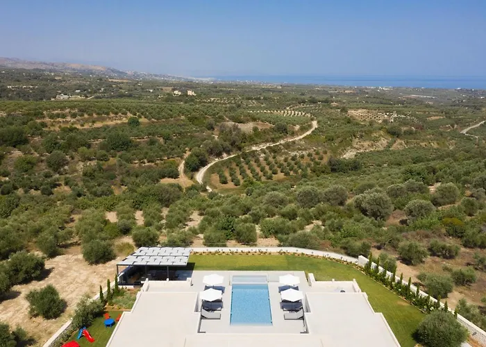 Caelum With Heated Pool, By Hellocrete