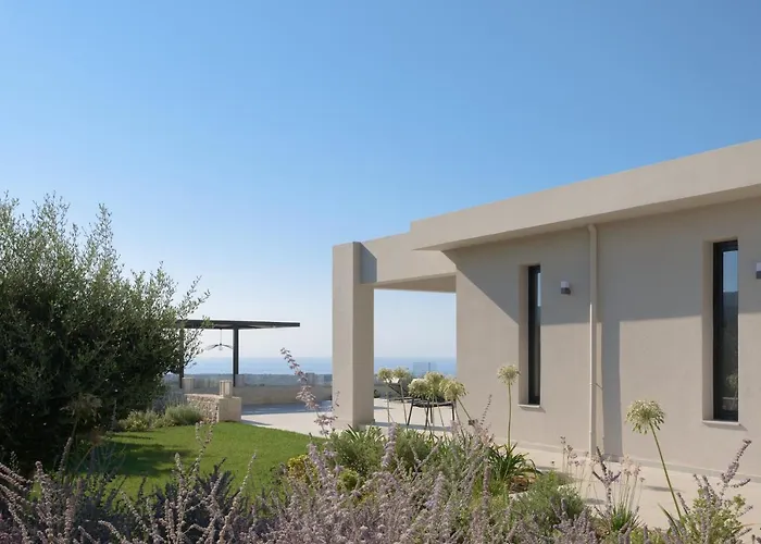 Вілла Caelum With Heated Pool, By Hellocrete