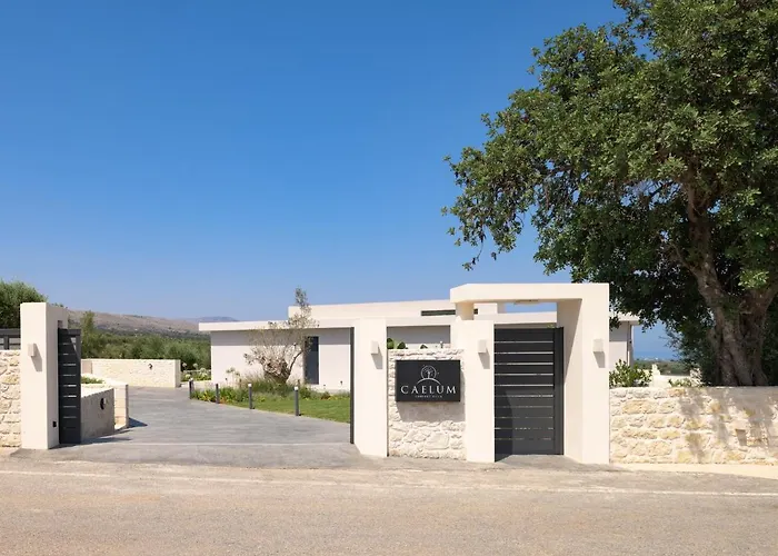 Villa Caelum With Heated Pool, By Hellocrete Rétino