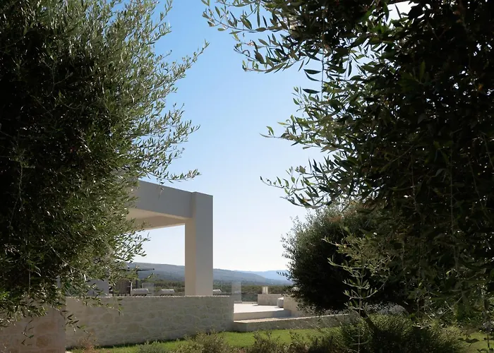 Caelum With Heated Pool, By Hellocrete