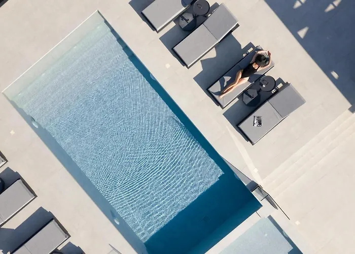 Caelum With Heated Pool, By Hellocrete * Rétino