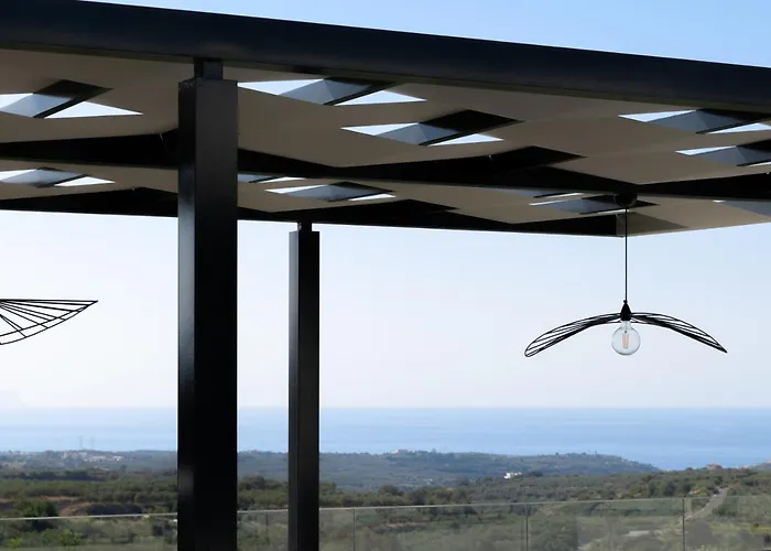 Caelum With Heated Pool, By Hellocrete Villa Rétino