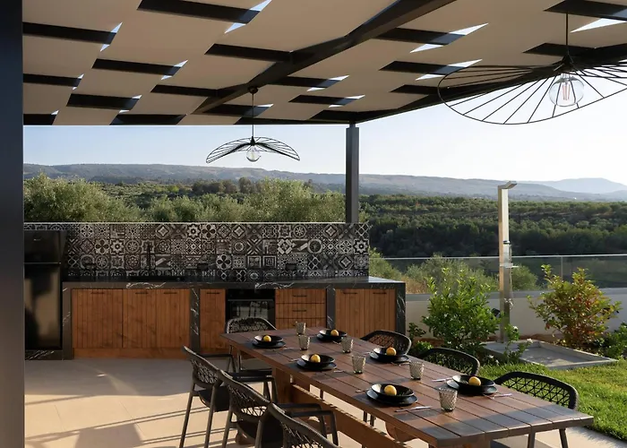 Вілла Caelum With Heated Pool, By Hellocrete