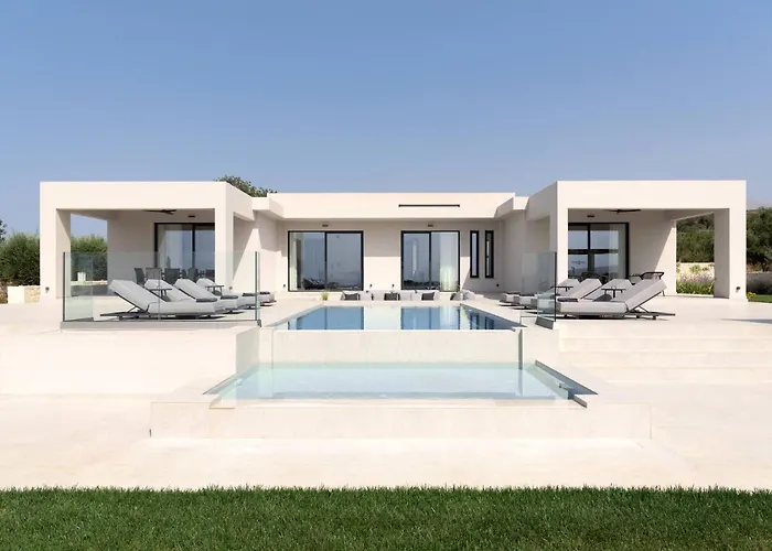 Caelum With Heated Pool, By Hellocrete Вілла *