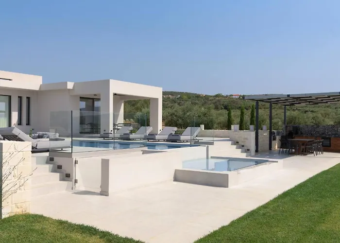 Caelum With Heated Pool, By Hellocrete * Ретимно (Крит)