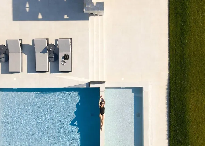 Caelum With Heated Pool, By Hellocrete