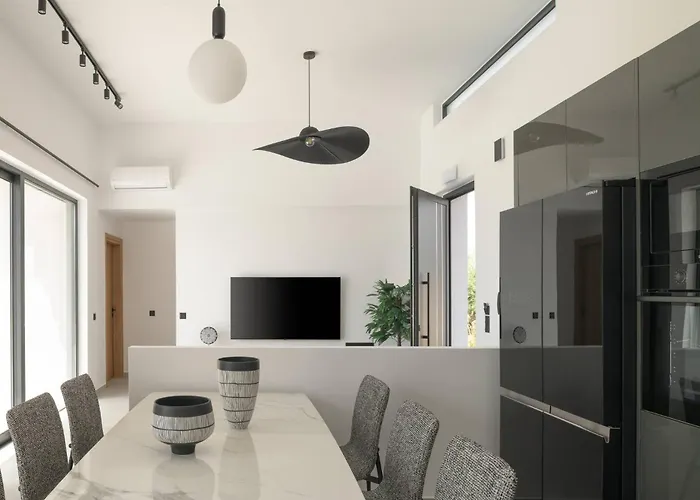 Caelum With Heated Pool, By Hellocrete * Rétino