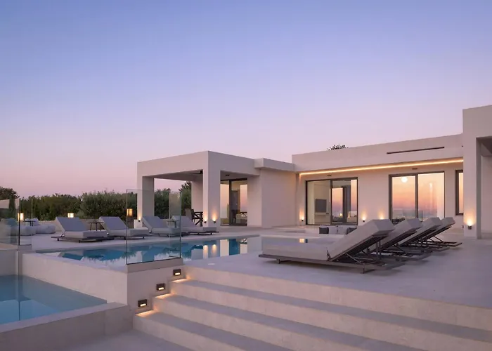 Caelum With Heated Pool, By Hellocrete Вілла