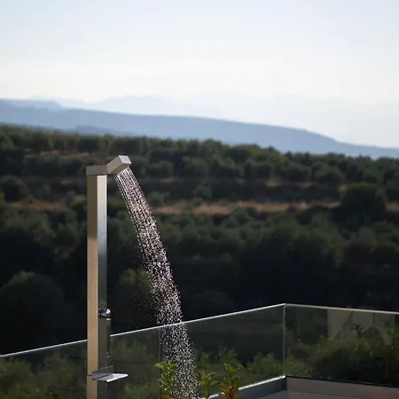 Caelum With Heated Pool, By Hellocrete Ρέθυμνο