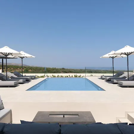 Caelum With Heated Pool, By Hellocrete