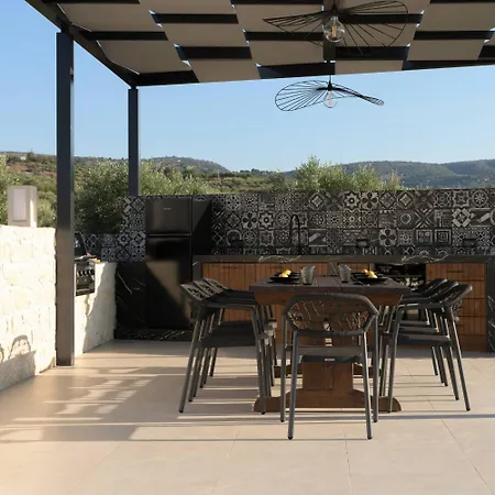 Caelum With Heated Pool, By Hellocrete