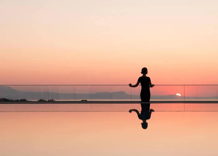 Caelum With Heated Pool, By Hellocrete Retimno