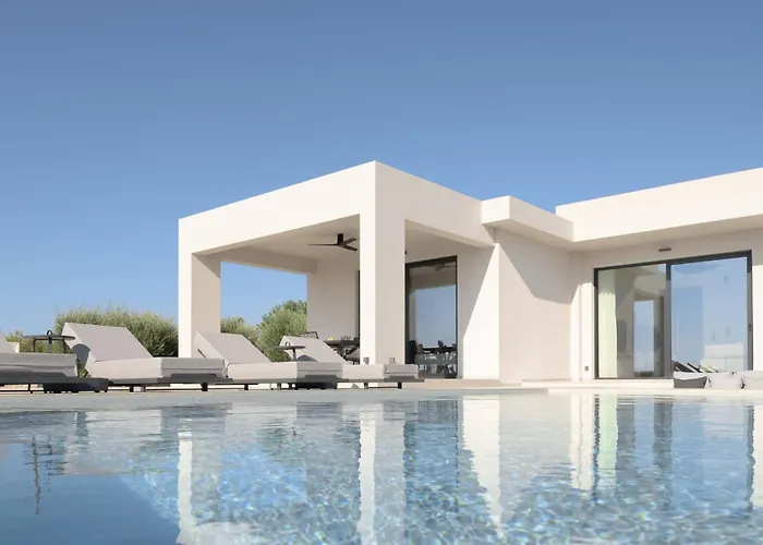 Willa Caelum With Heated Pool, By Hellocrete *