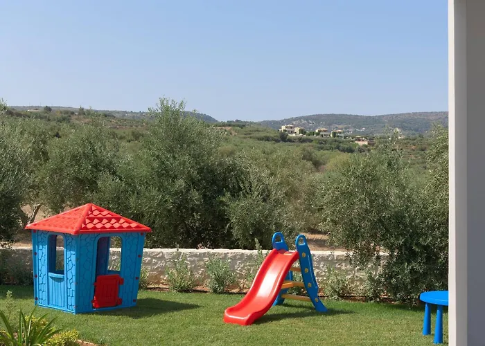 Willa Caelum With Heated Pool, By Hellocrete